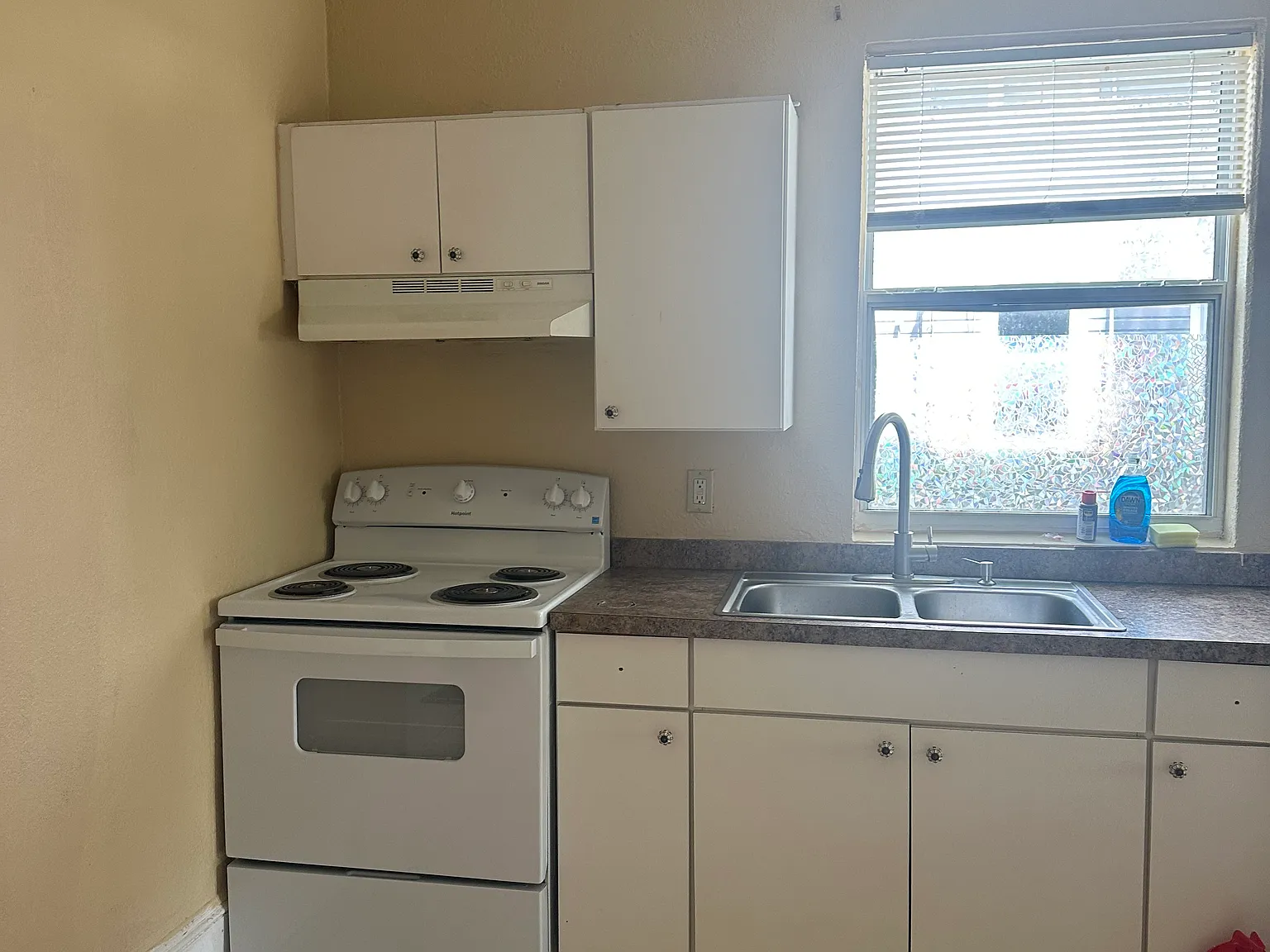 1 bed, 600 sqft, $1,150 — Photo 3