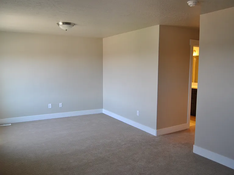 113 W 3430 N — Photo 8