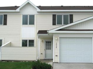 3932 Meadow Brook Ct, Grand Forks, ND 58201