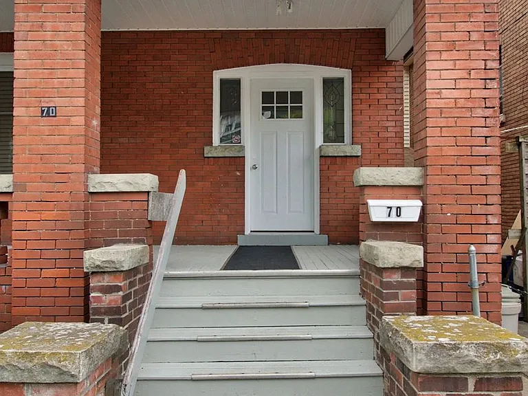 70 Spadina Ave #3 — Photo 5