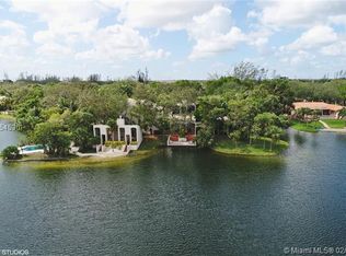 16181 W Troon Cir, Miami Lakes, FL 33014