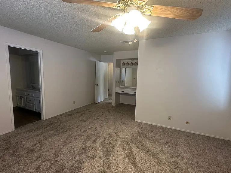 923 Greenfield Ave — Photo 25