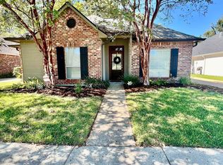 1122 Springlake Dr, Baton Rouge, LA 70810