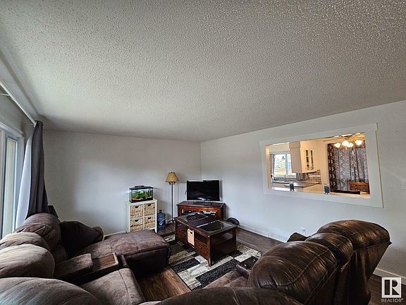 4th image of 4556 43rd Ave
