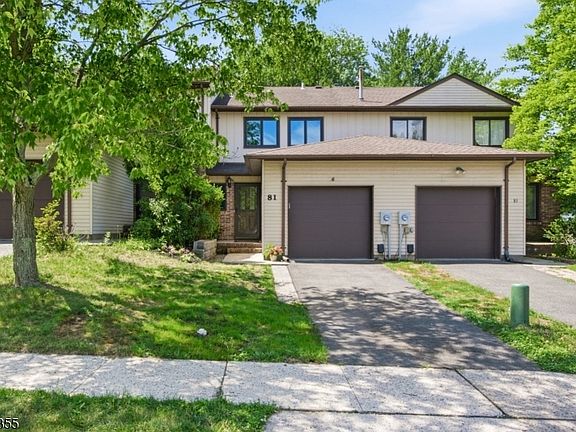 2nd image of 81 Canterberry Cir