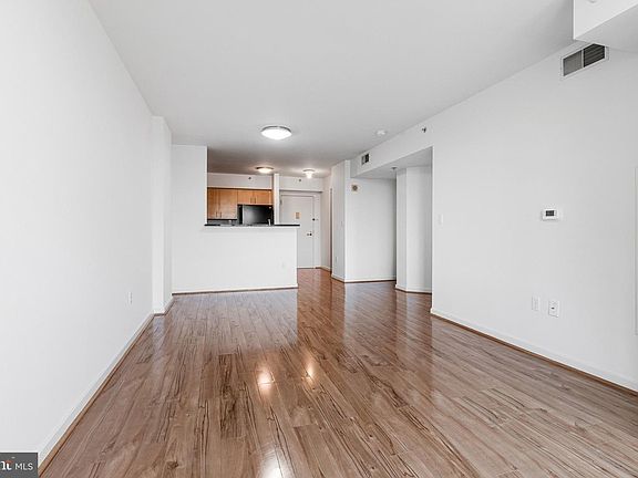 4th image of 1000 New Jersey Ave SE APT 321