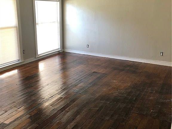 3rd image of 1256 Cedar Haven Ave