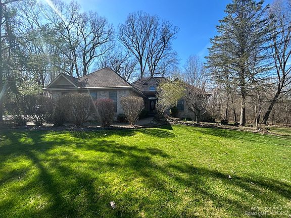 2nd image of 4824 Oak Hollow Ct