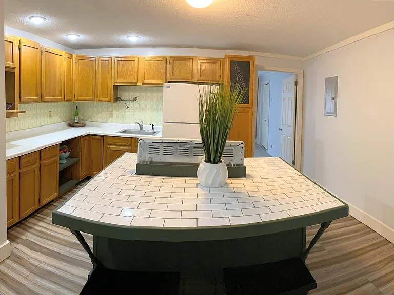 155 S Main St — Photo 6