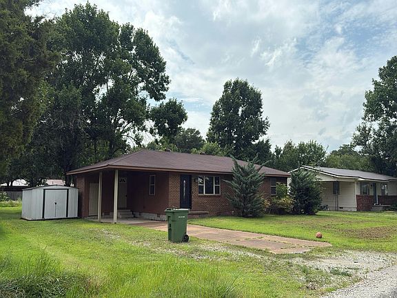 3rd image of 2504 SE 2nd St