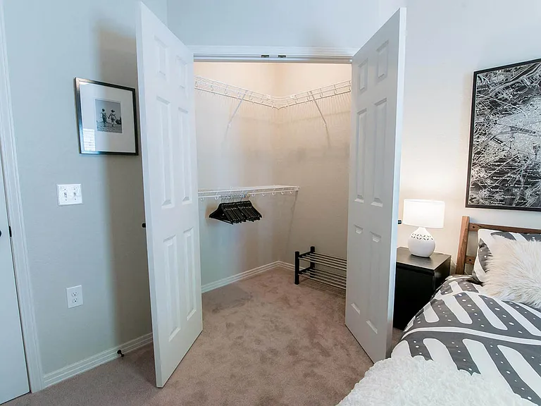 The Villa at River Pointe Apartments — Photo 6