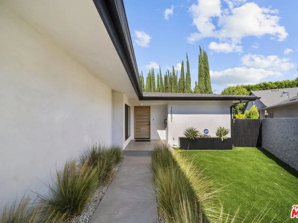15431 Milbank St, Encino, CA 91436