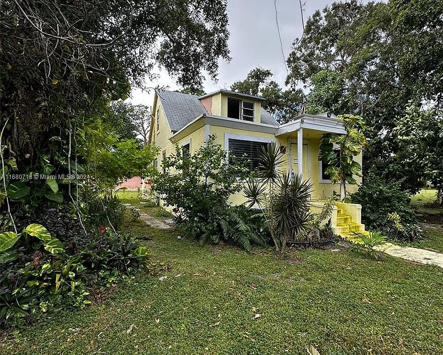 2nd image of 3001 Avenue B