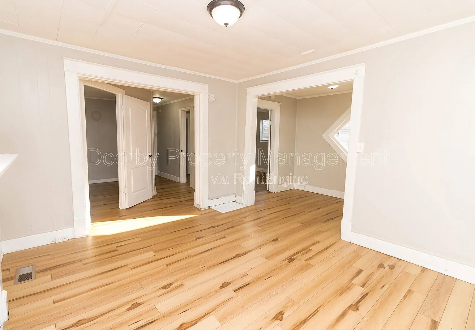 3 bed, 1.0 bath, 950 sqft, $1,195 — Photo 4