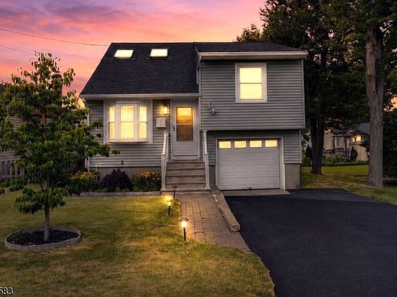 4th image of 23 Ute Ave