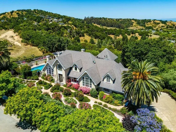 82 McNear Drive, San Rafael, CA 94901
