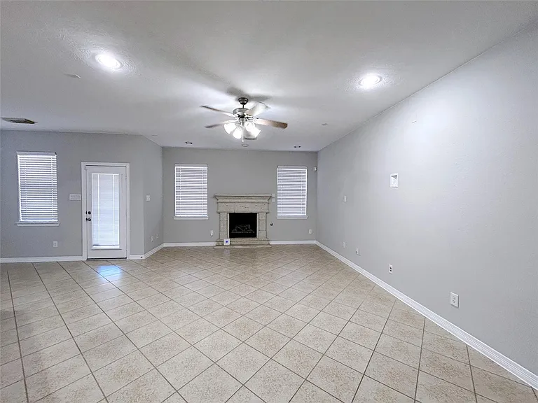 5523 Baby Blue Ln — Photo 26