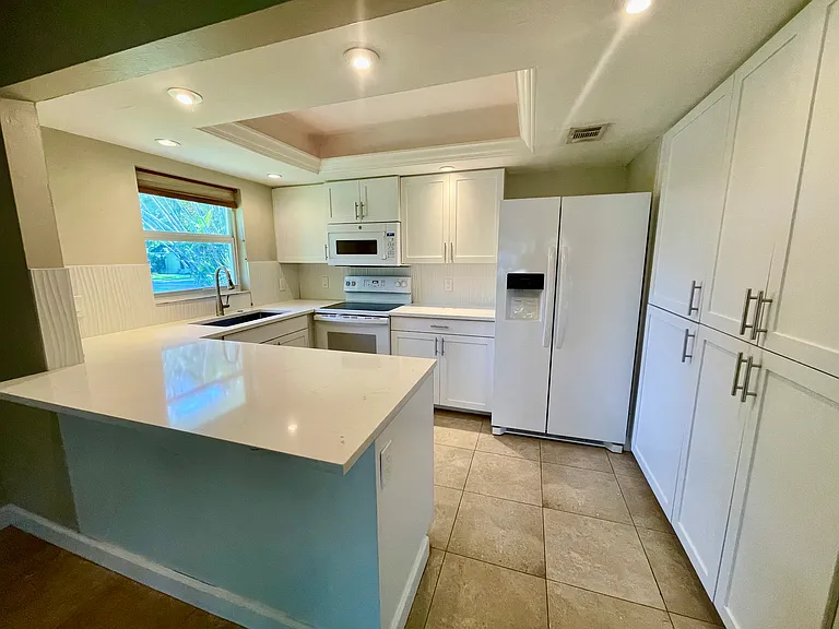 245 Lanchester Ct — Photo 5