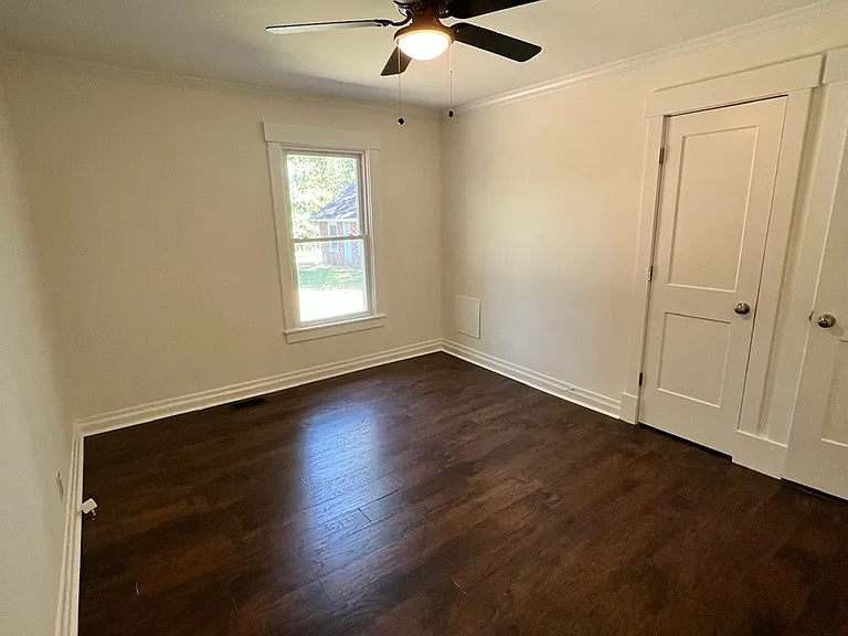 206 Cox St — Photo 3