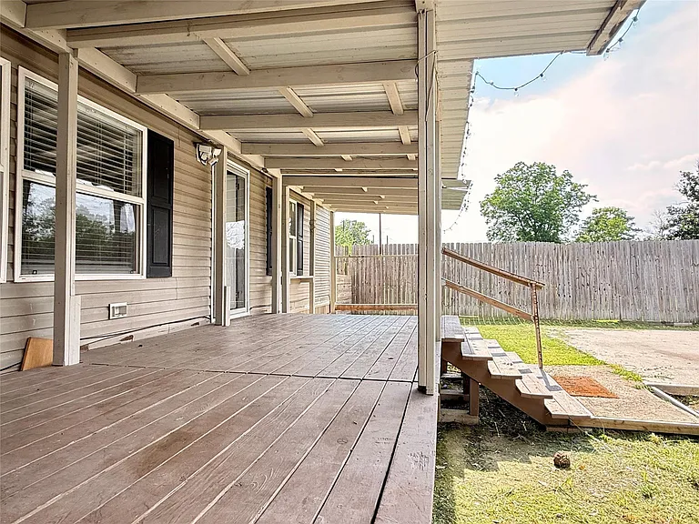 11115 Hayslip Ln — Photo 4