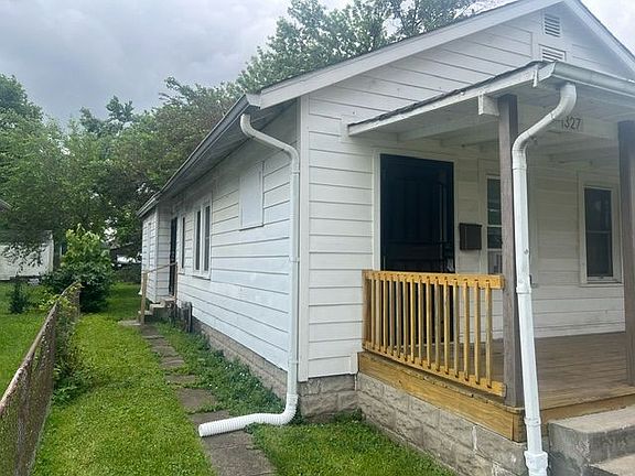 2nd image of 1327 E Bradbury Ave #1327
