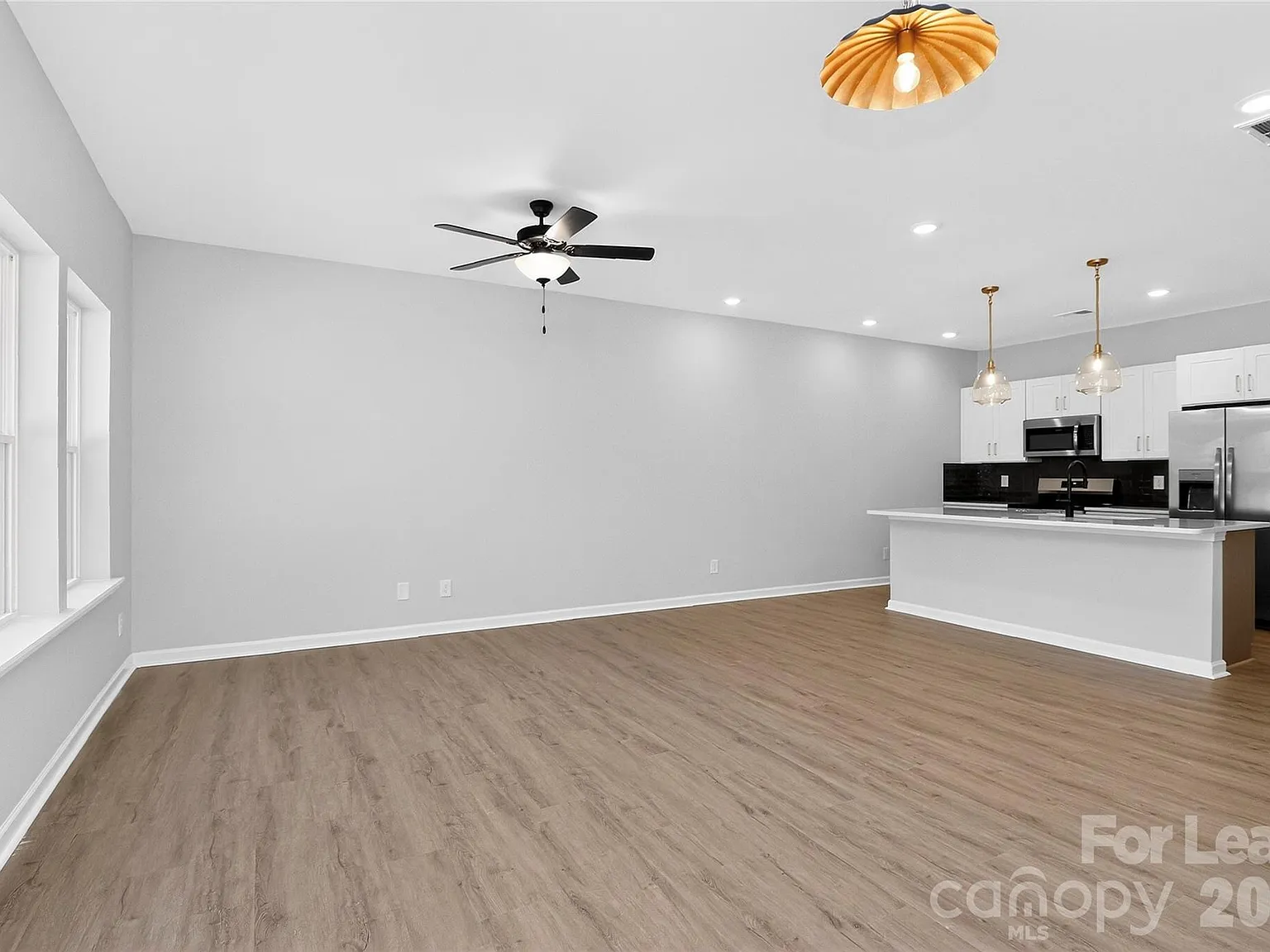 3 bed, 2.5 bath, $2,050 — Photo 4