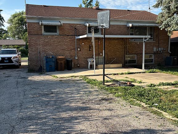 2nd image of 63 Cambridge Ln