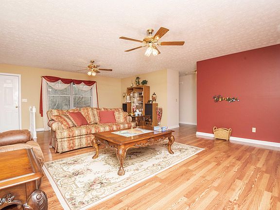 3rd image of 7000 Chervue Blvd