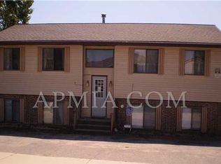 3290 8th St APT 3, Marion, IA 52302
