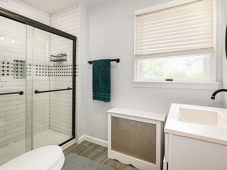 669 Doremus Ave — Photo 11