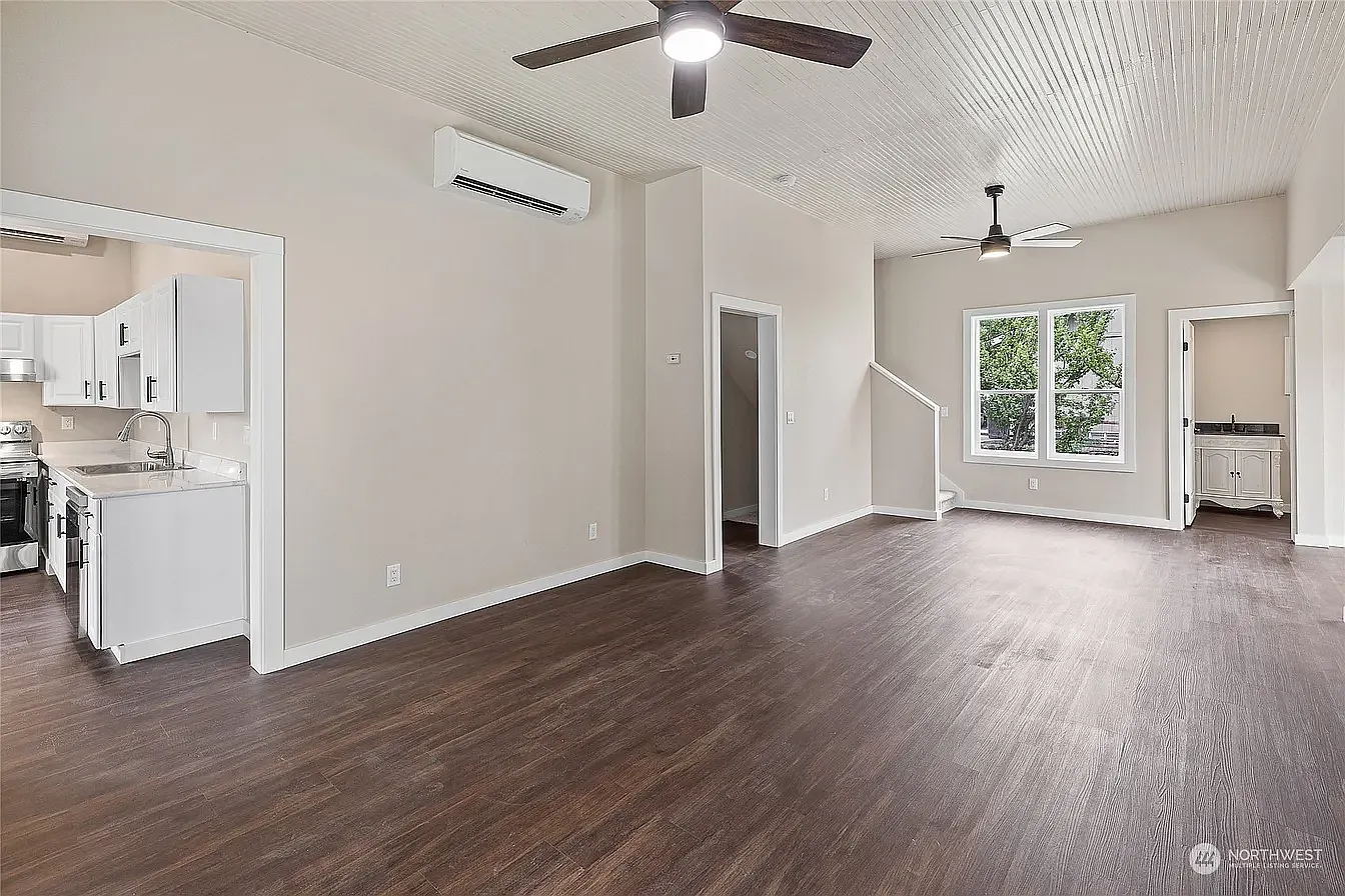2 bed, 1350 sqft, $2,450 — Photo 3