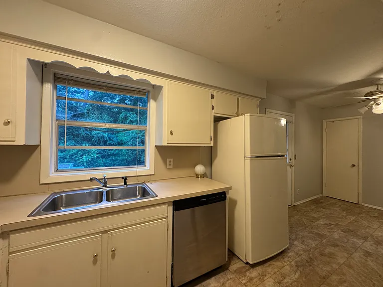 5719 Fairchild Dr — Photo 5