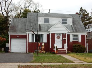40-02 Northern Dr, Fair Lawn, NJ 07410