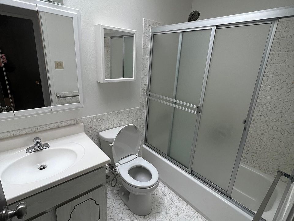 1st image of 4232 Judah St #208