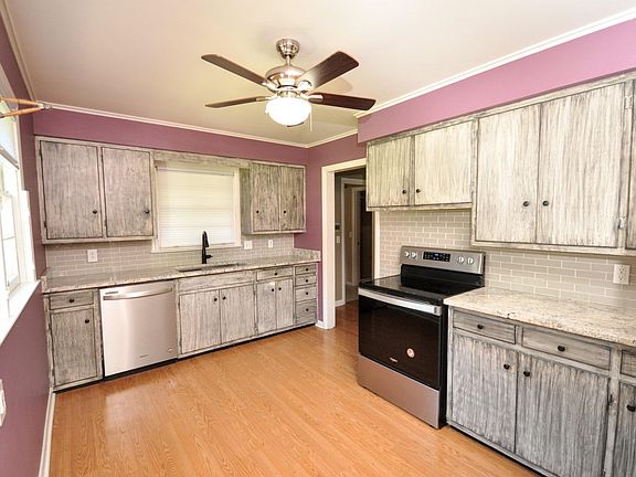 5th image of 1702 Olive St
