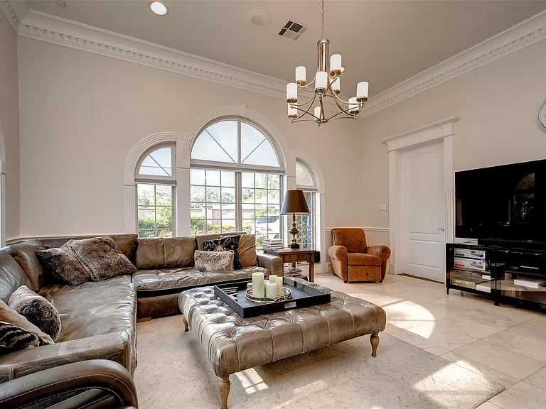 12445 Memorial Dr — Photo 13
