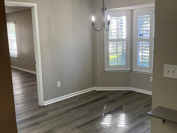 5th image of 9108 Camshire Dr
