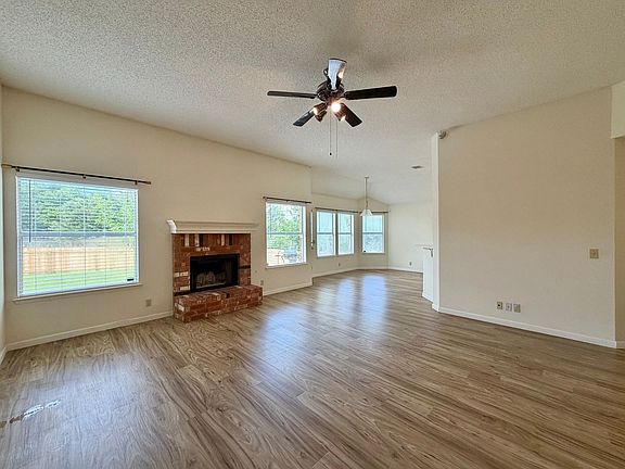 4th image of 2200 Emmett Pkwy