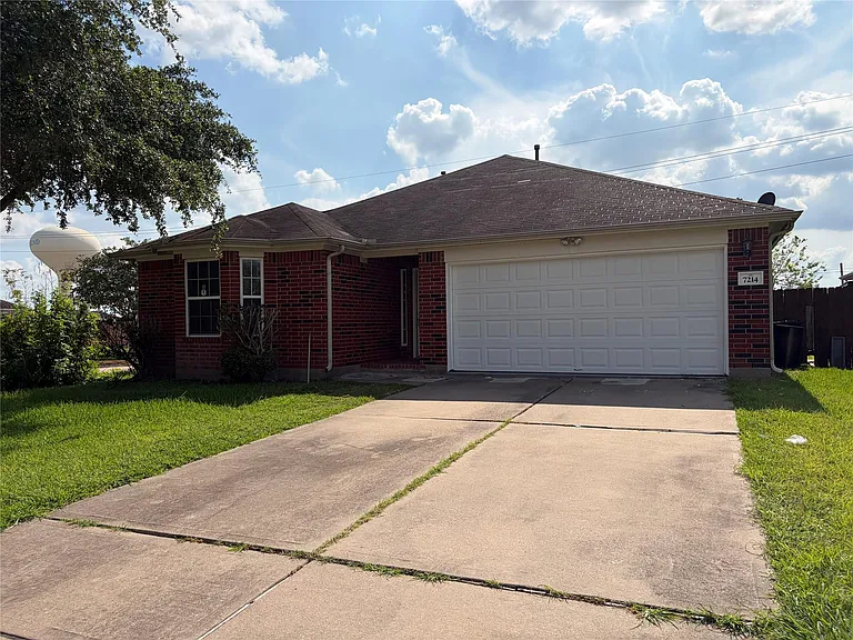 7214 Crescent Mills Dr — Photo 1