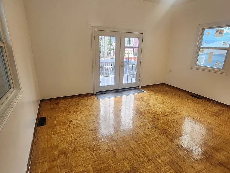 642 Elmwood Ave #1 — Photo 11