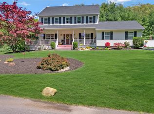 6320 N Country Rd, Wading River, NY 11792