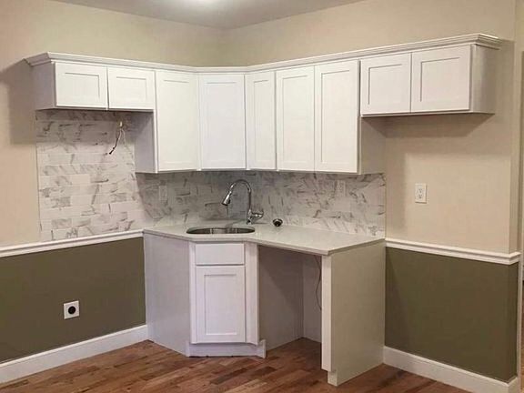 2nd image of 2240 Quimby Ave #1-0