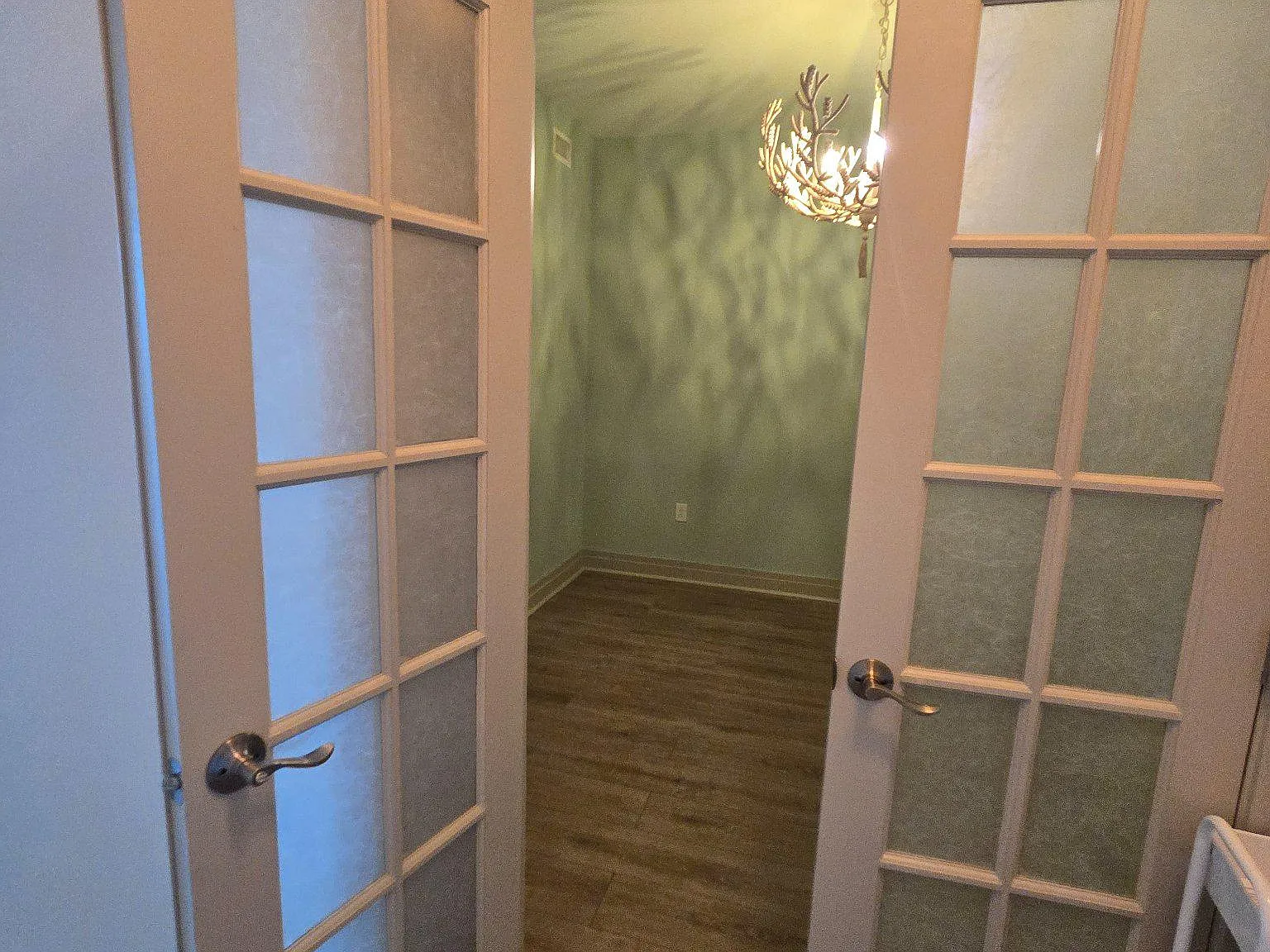 One Park Crest Condo — Photo 4