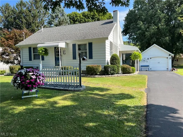 296 Oakland Blvd, Conneaut, OH 44030