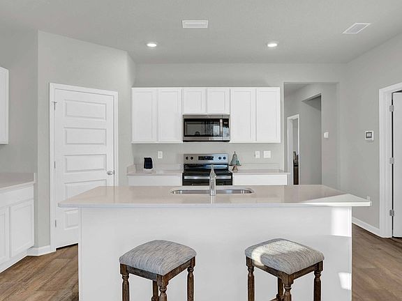2nd image of 3146 Wembley Cir