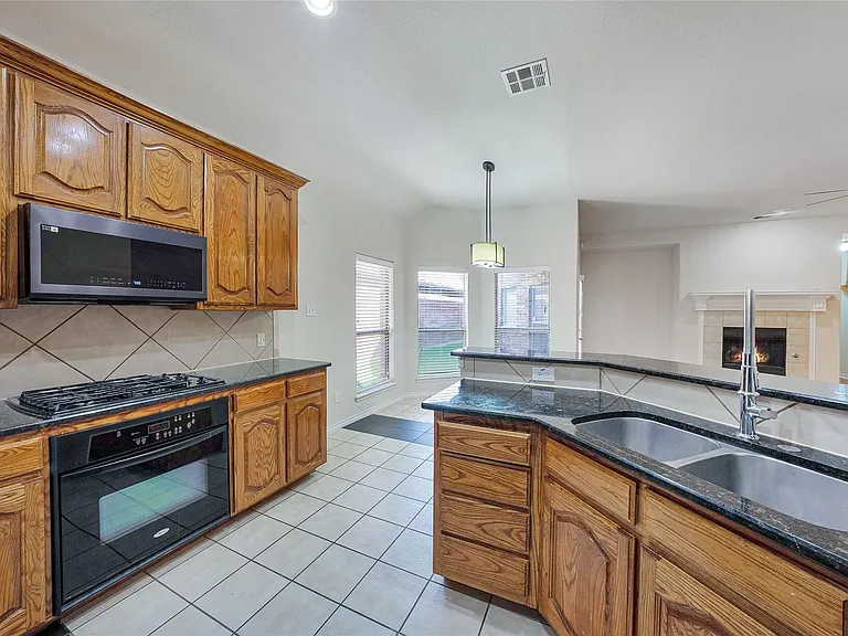 1411 Snowberry Dr — Photo 7