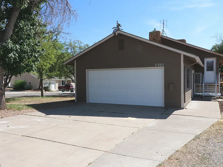 2305 Pelota Pl — Photo 36