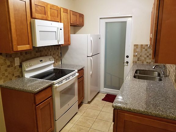 5th image of 650 Pennsylvania Ave APT 4