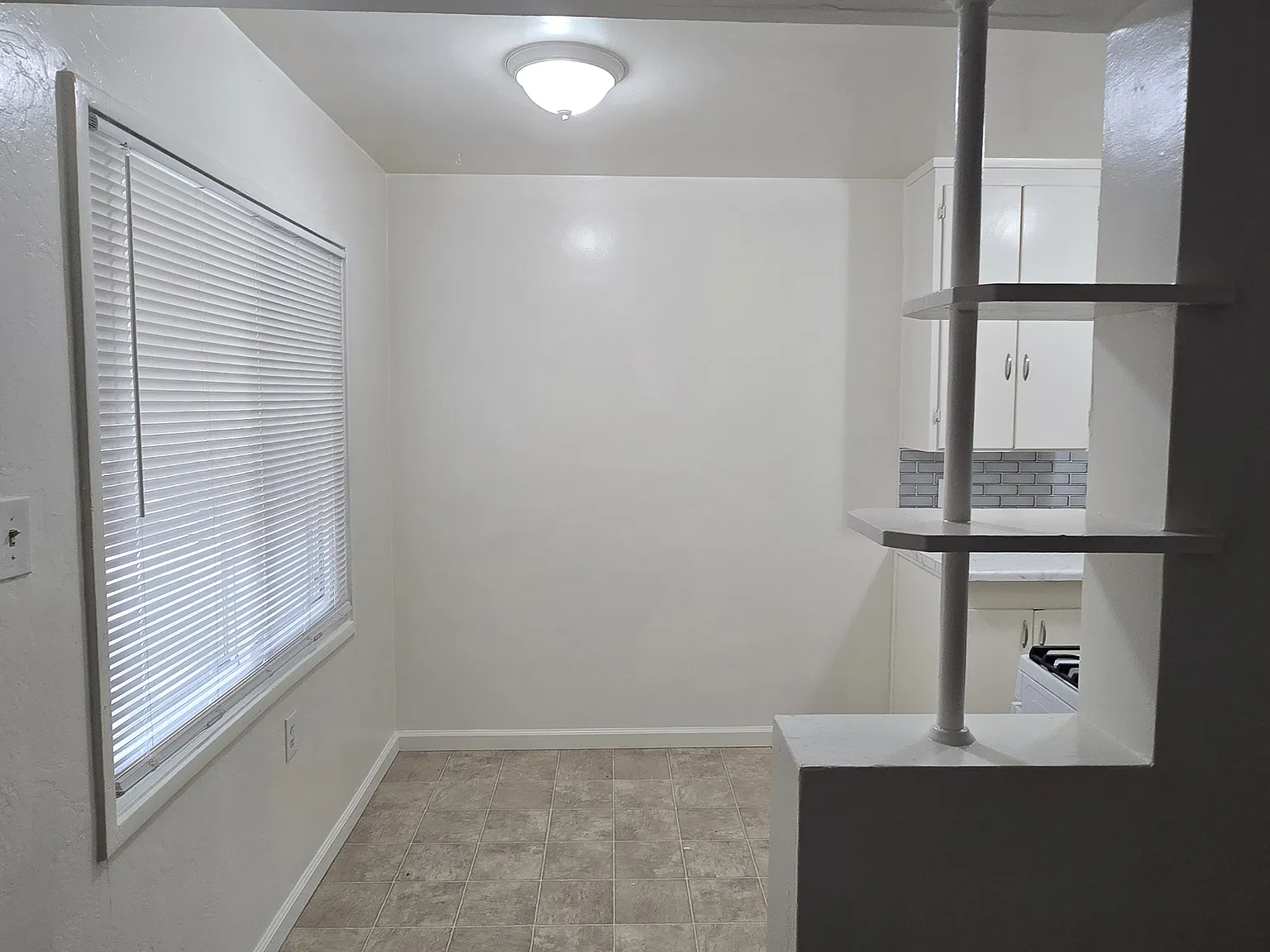 1 bed, 450 sqft, $1,300 — Photo 3