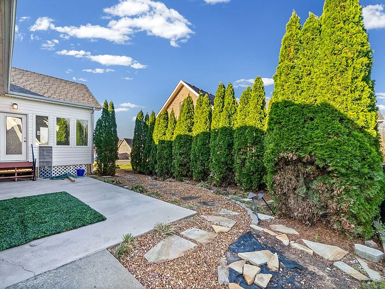 650 Appomattox Ct — Photo 30